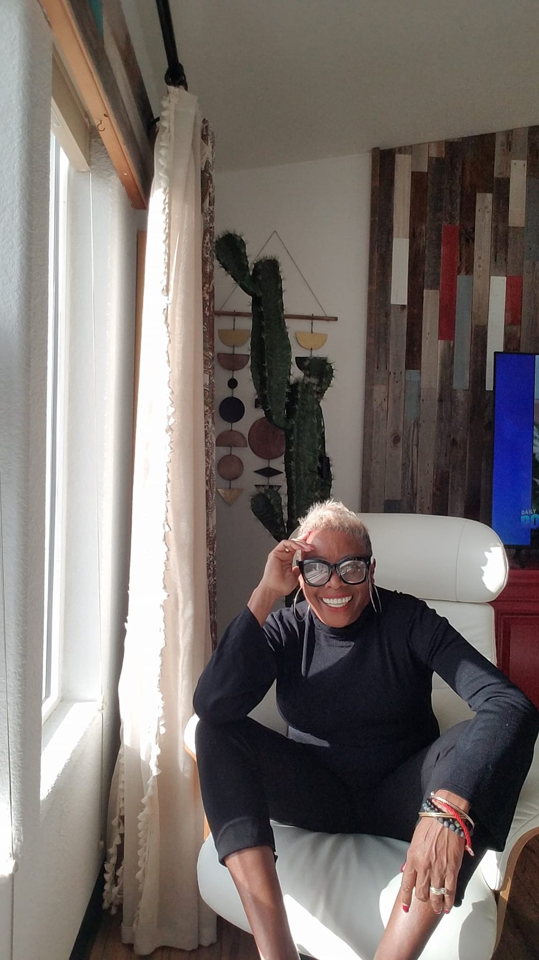 HELLO TO THE Q2!!! I AM A DESIGN JUNKIE